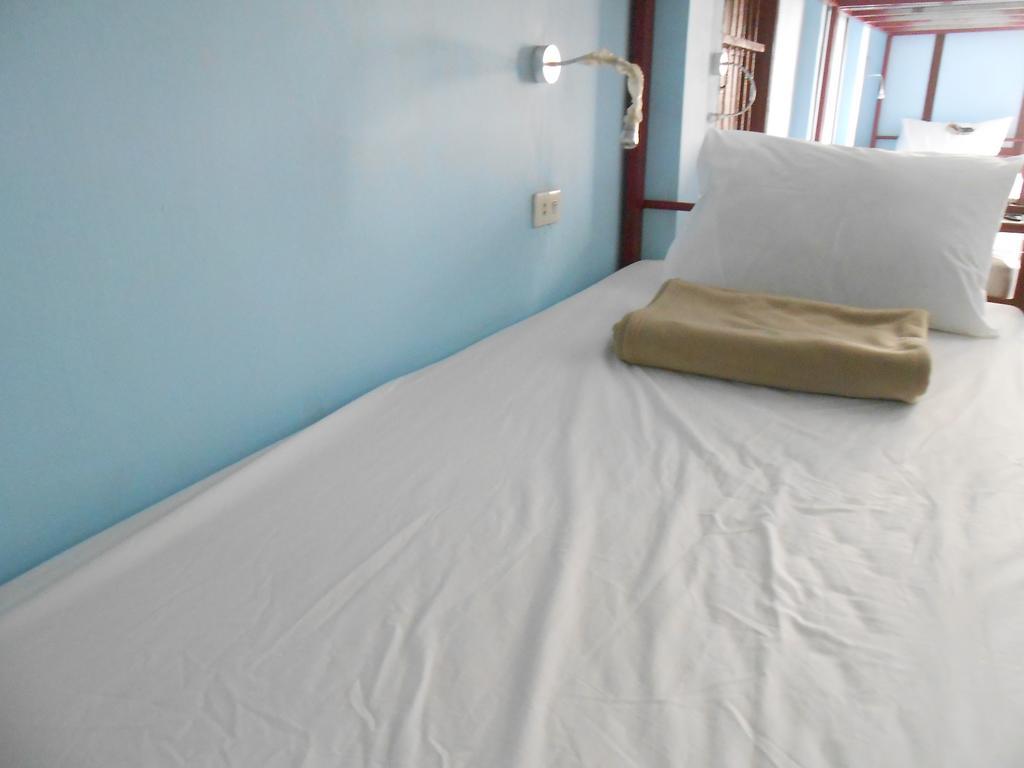Lucky Backpacker Hostel Vientiane Zimmer foto