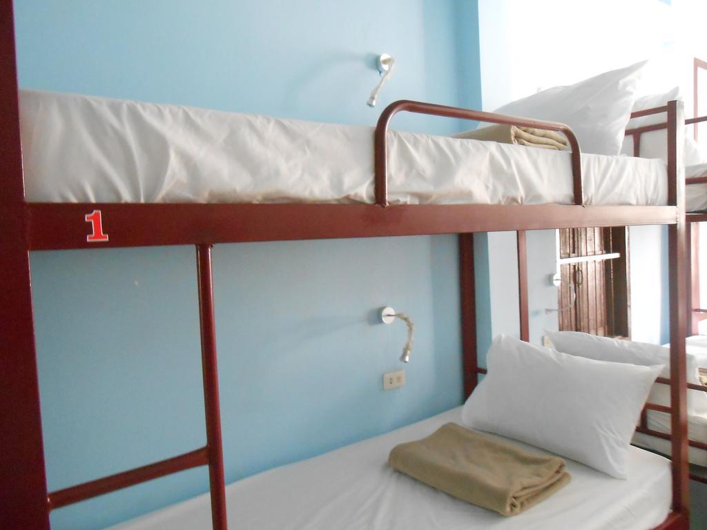 Lucky Backpacker Hostel Vientiane Zimmer foto
