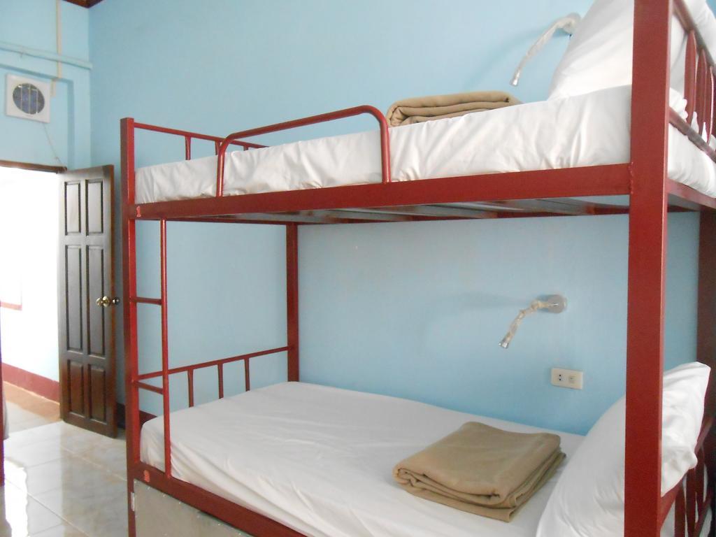 Lucky Backpacker Hostel Vientiane Zimmer foto